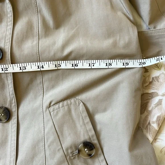 Short trench coat women’s size large - Picture 7 of 9
